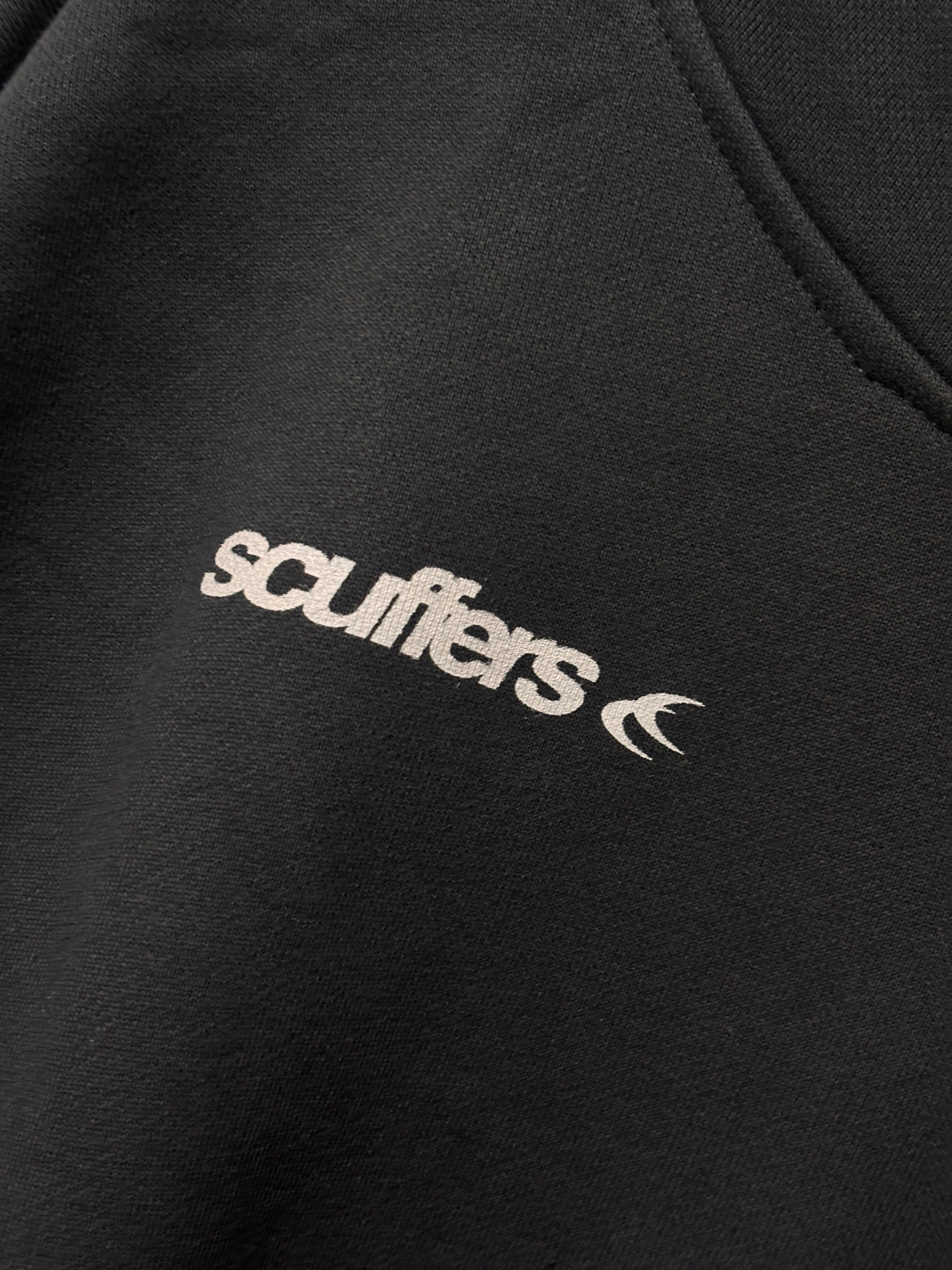 Poleron Scuffers Sign - black